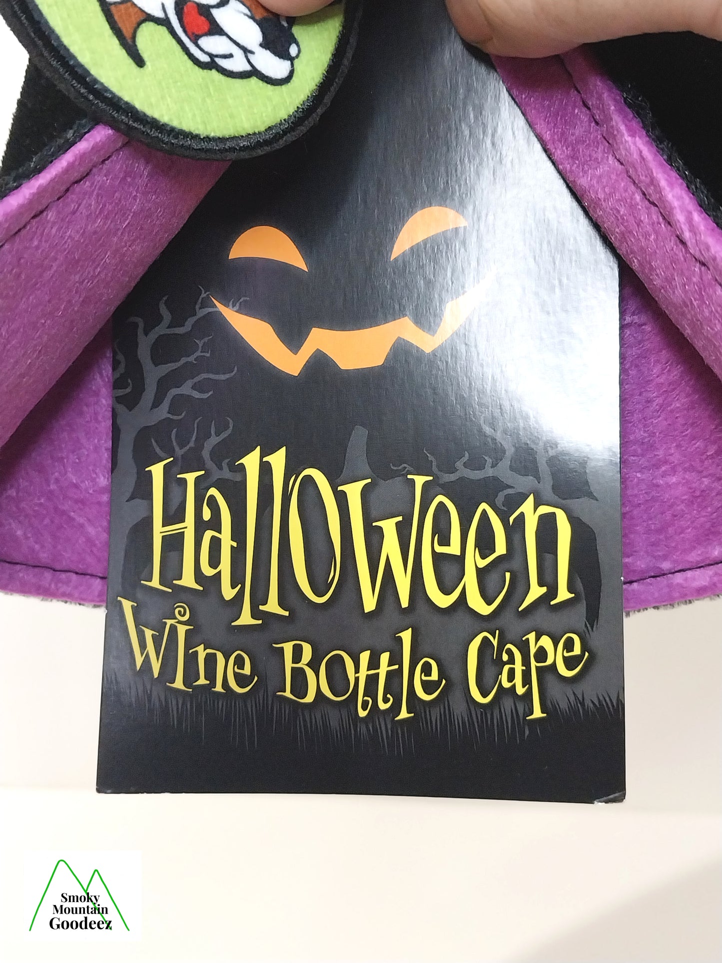Buc-ee's Limited Edition Halloween Wine Cape