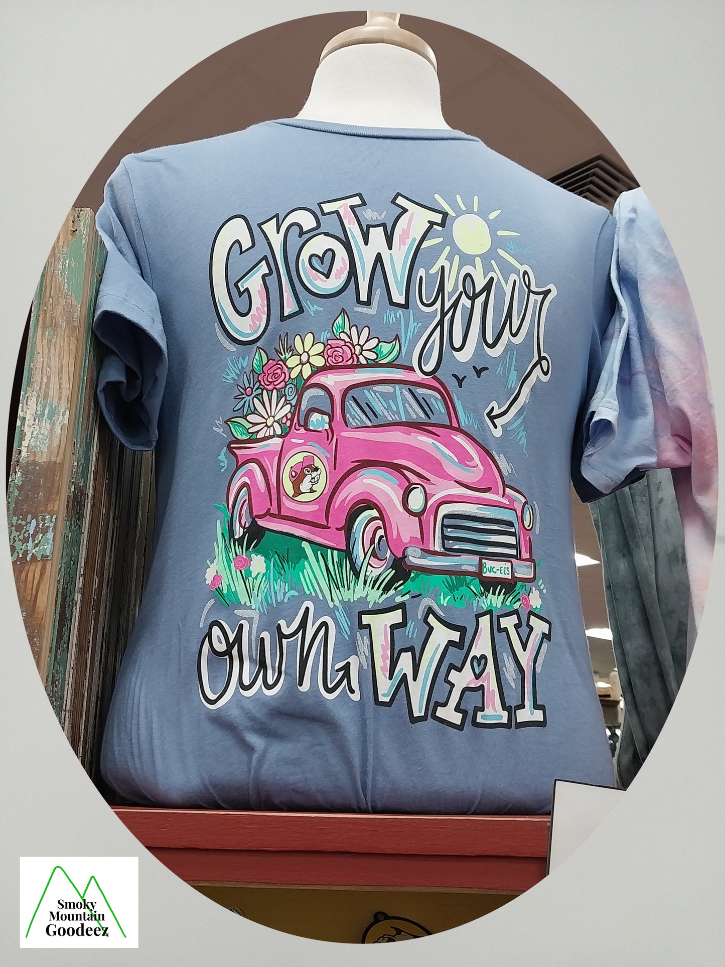 Buc-ee's "Grow Your Own Way" T-shirt